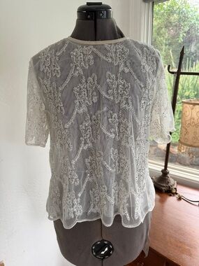 Endless Rose Delicate White Beaded Lace Short-Sleeve Top. Large